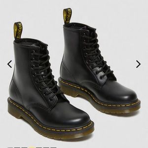Dr Martens 1460 Women’s Smooth Leather Combat boots